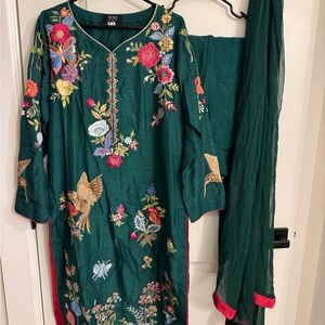 Embroidered Green Kurta with Floral Design 3 pc suit Pakistani designer